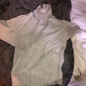 BRANDY MELVILLE TURTLENECK